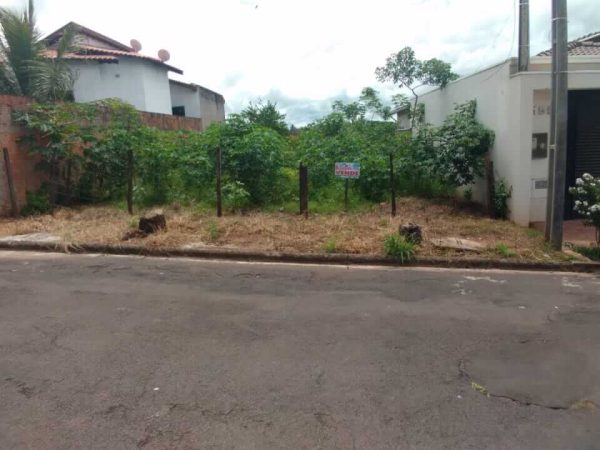 Vende-se terreno urbano localizado no Jardim Bela Vista em Lucélia-SP